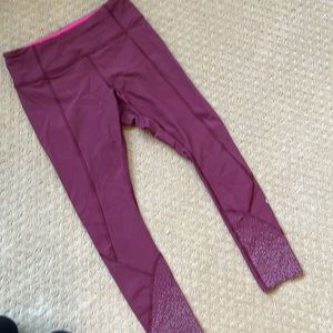 Lululemon crop leggings with reflective scalloped hem